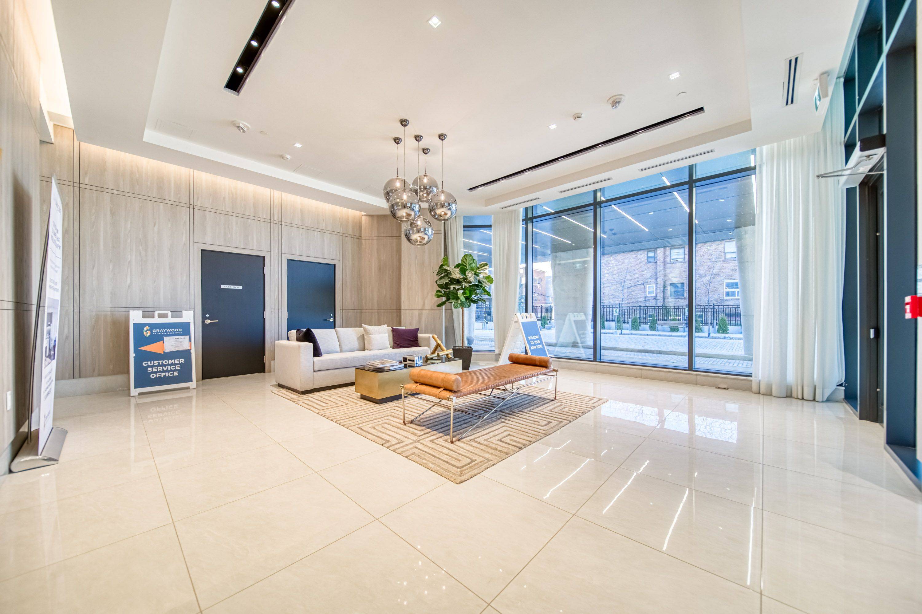 250 Lawrence AVE W #213, Toronto C04, ON M5M 1B2