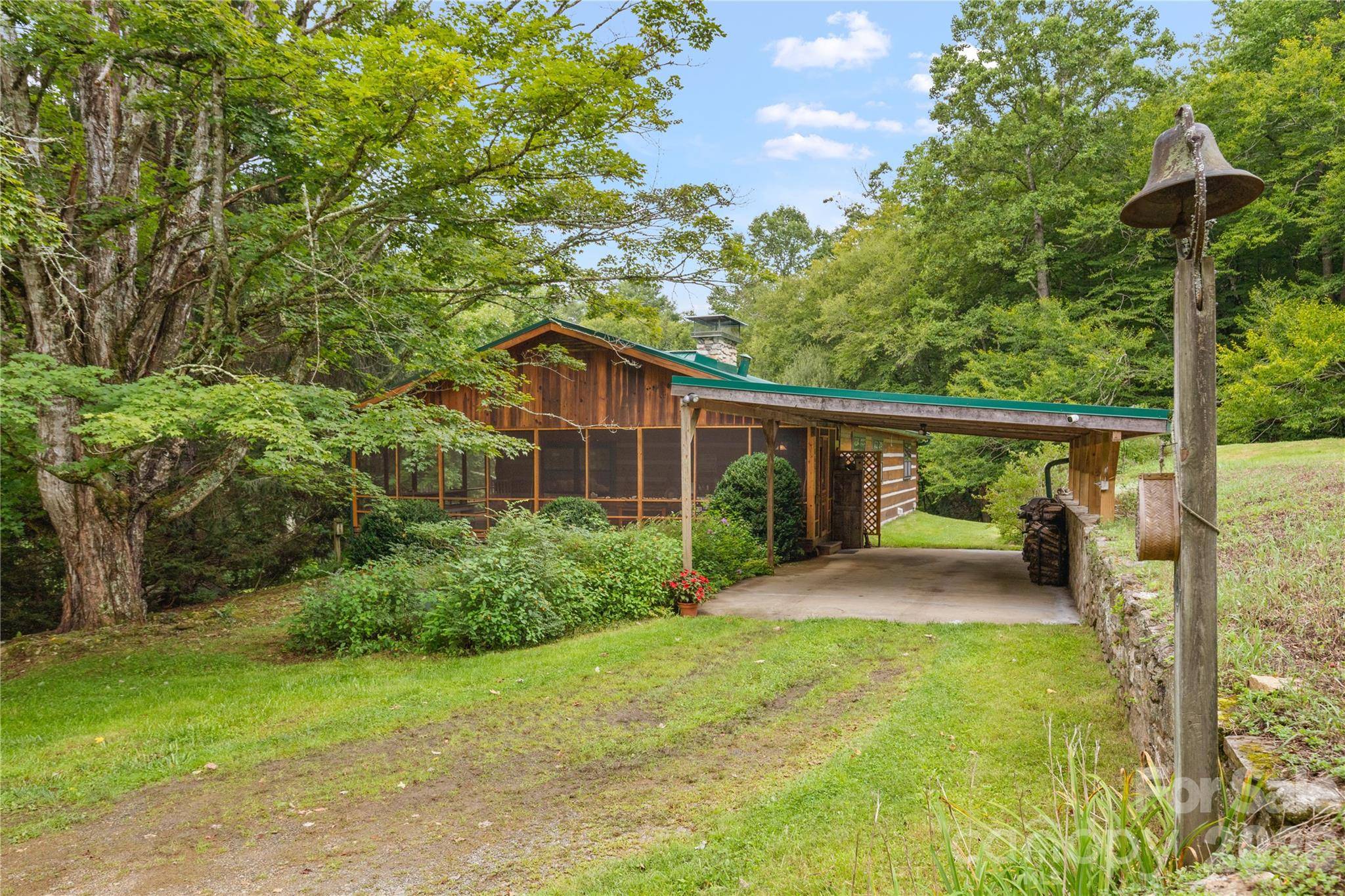 1061 Indian Trail RD, Mars Hill, NC 28754