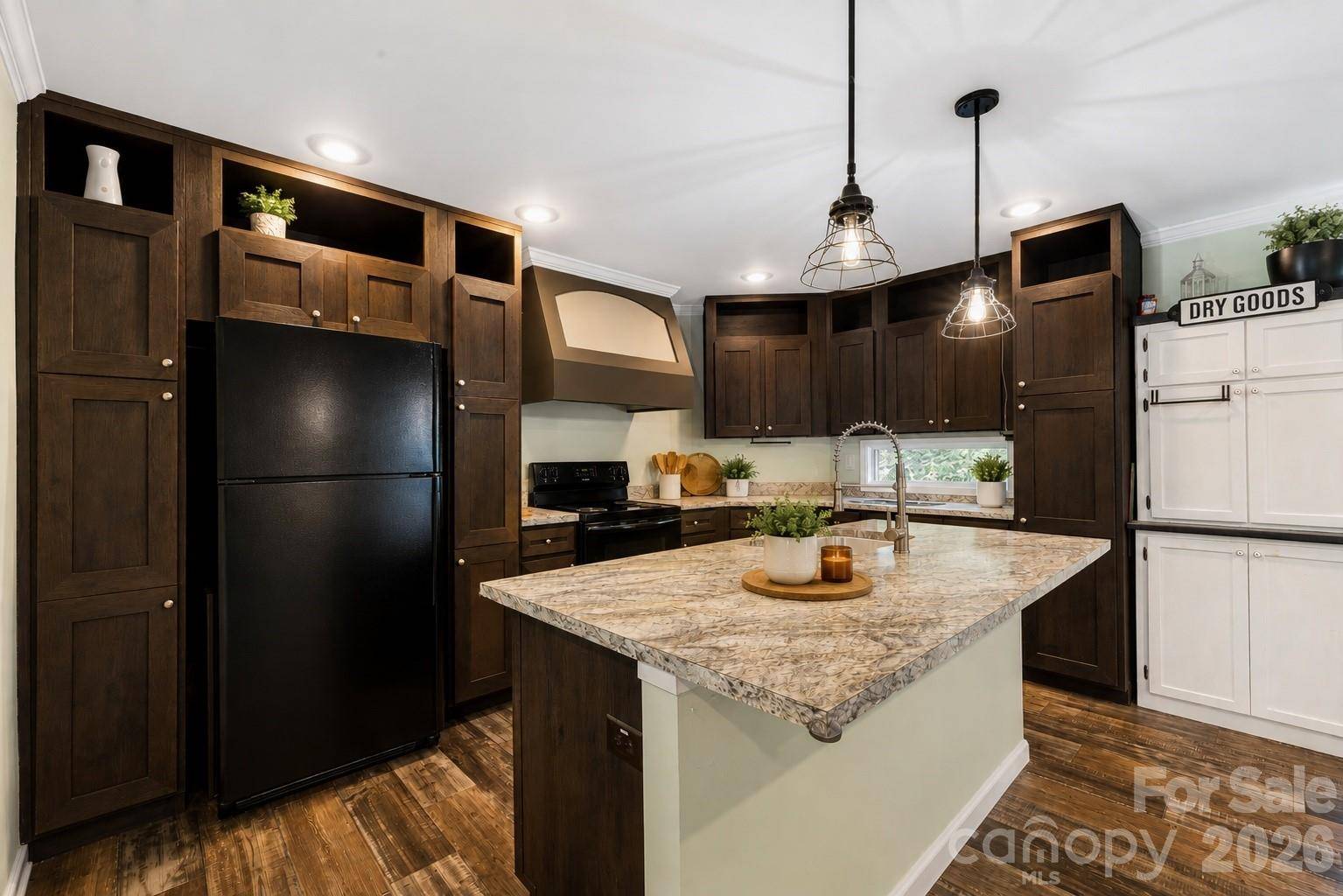 36 Woodrat DR, Burnsville, NC 28714