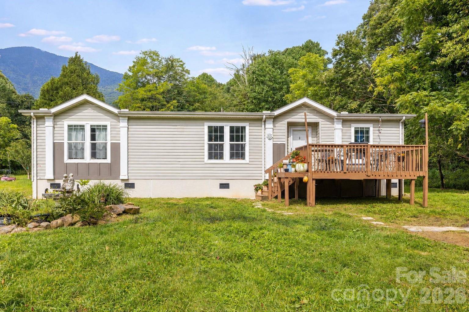 36 Woodrat DR, Burnsville, NC 28714