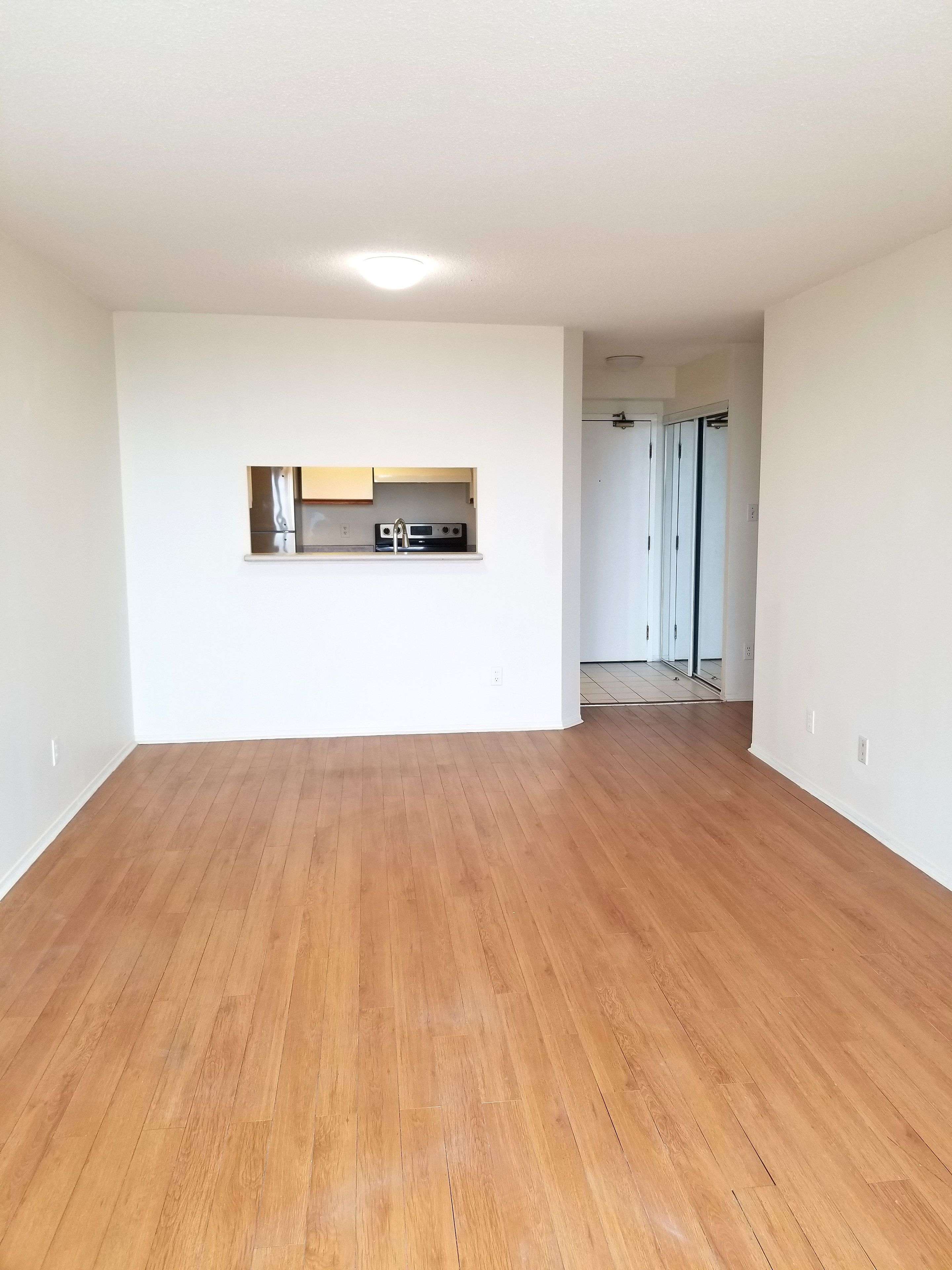1470 Midland AVE #1207, Toronto E04, ON M1P 4Z4