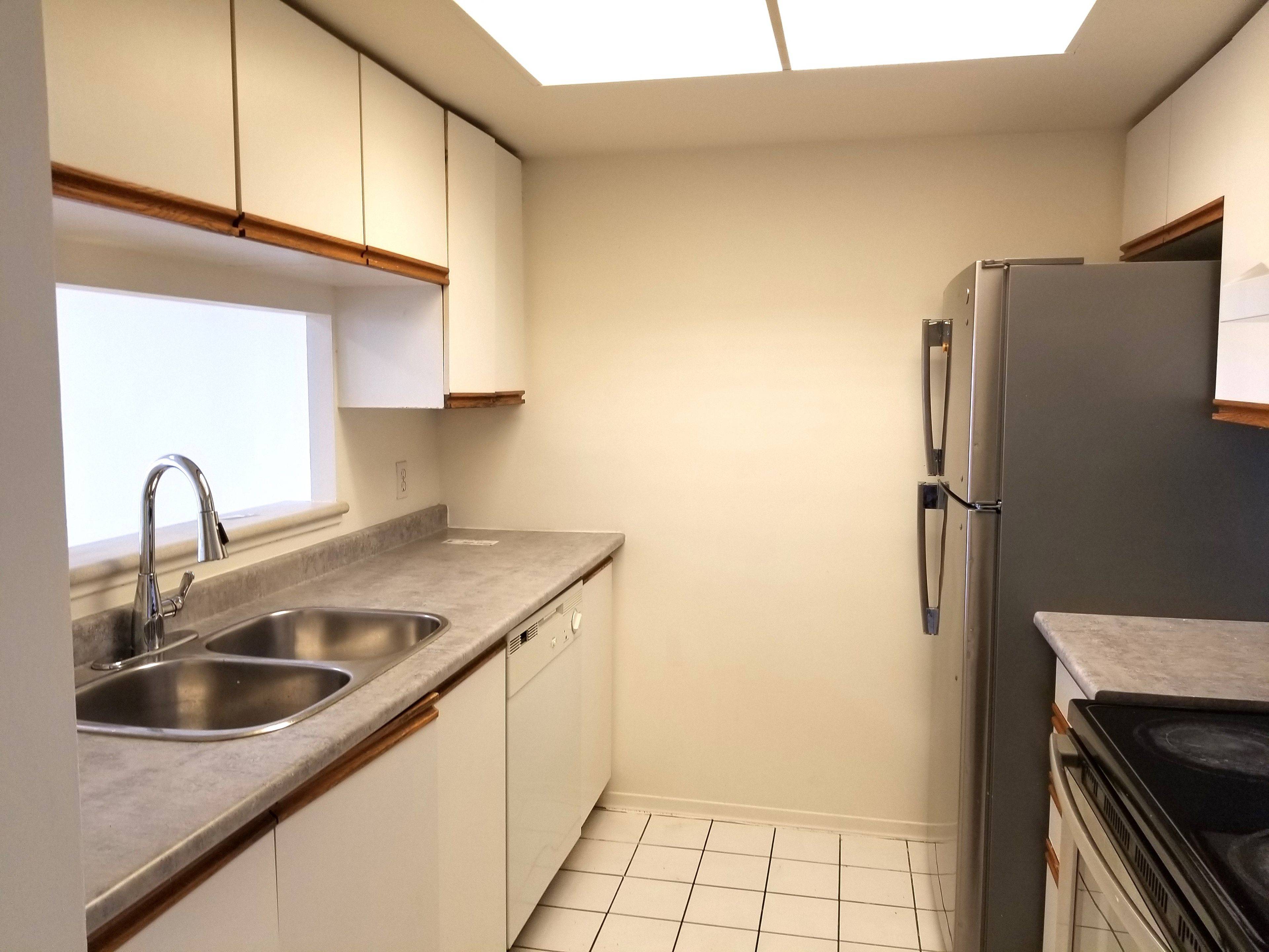 1470 Midland AVE #1207, Toronto E04, ON M1P 4Z4