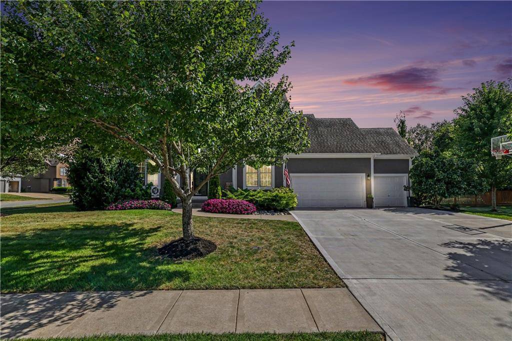 16915 W 161 ST, Olathe, KS 66062