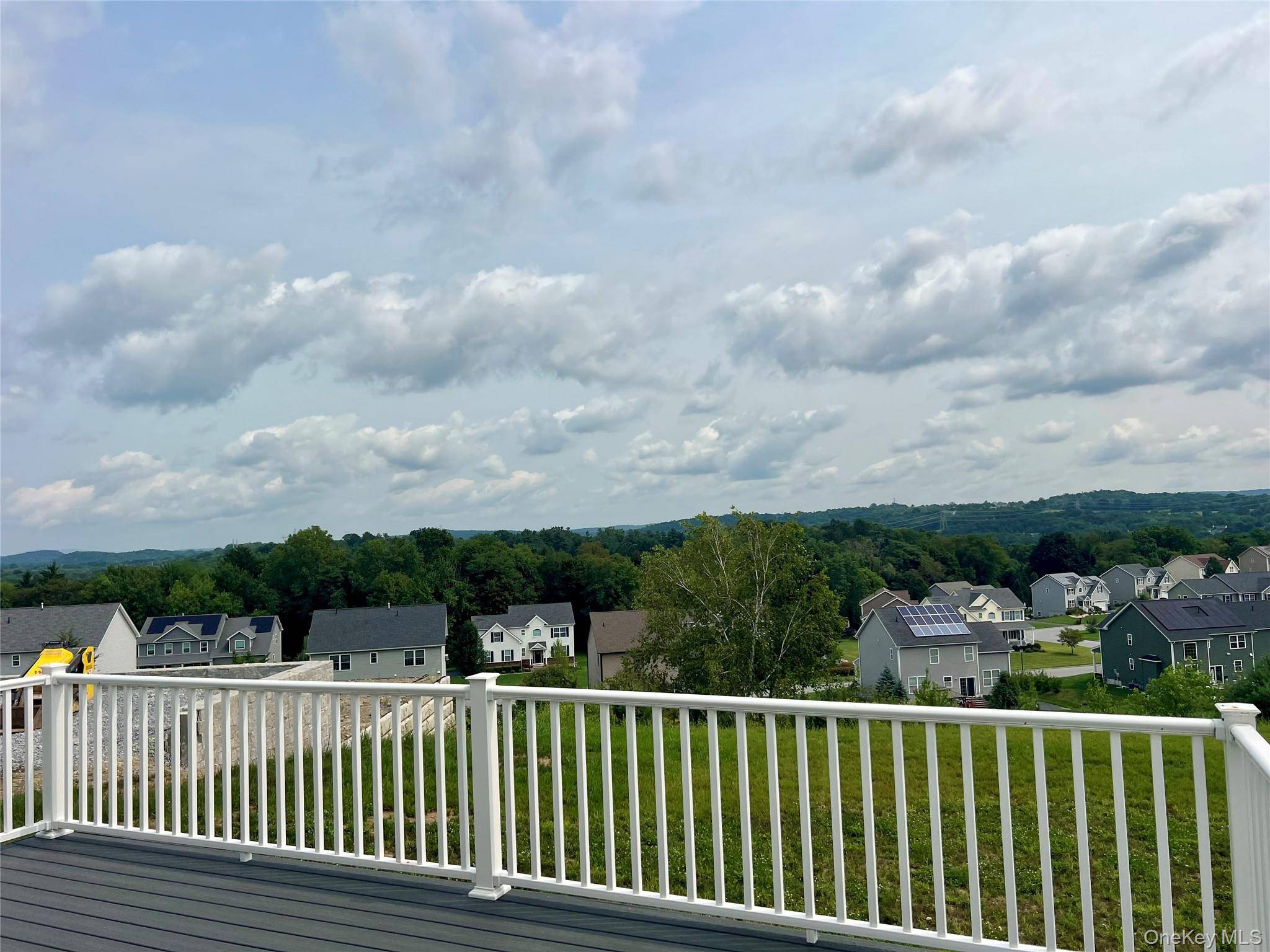 34 Dartmouth DR, Poughkeepsie, NY 12603