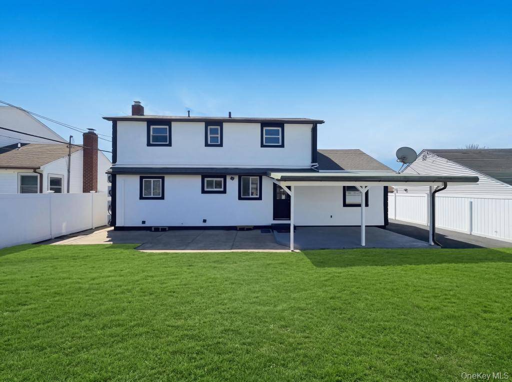 61 Cheshire RD, Bethpage, NY 11714