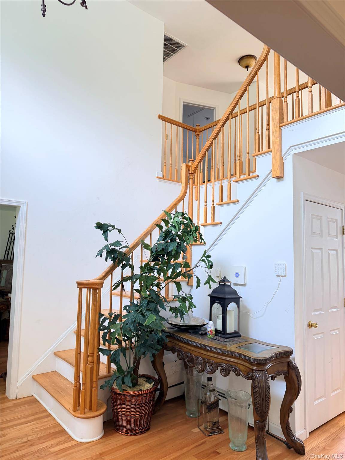 14 Clarks LN, Milton, NY 12547