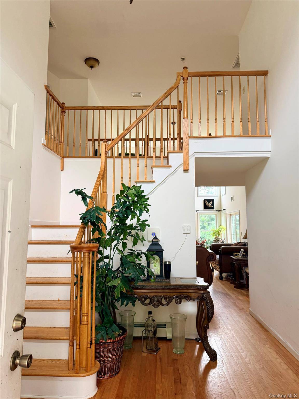 14 Clarks LN, Milton, NY 12547