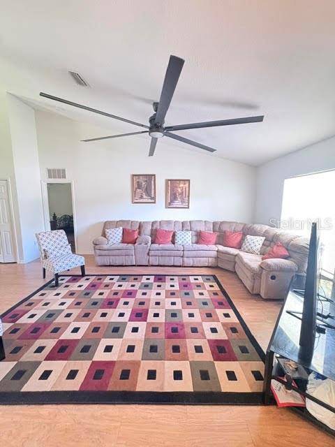 8 PINE BUSH LN, Palm Coast, FL 32164