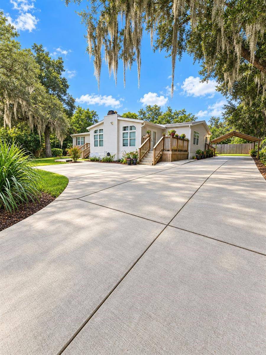 16800 SE 249TH TER, Umatilla, FL 32784
