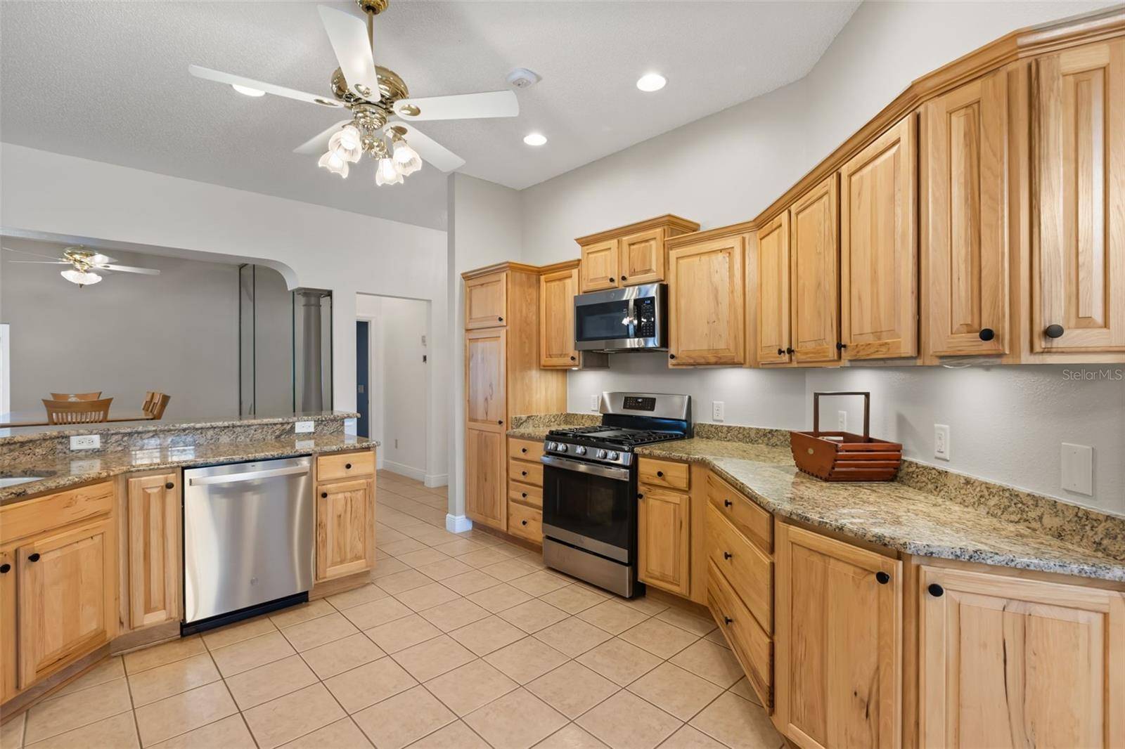 2120 CALLAWAY DR, The Villages, FL 32162