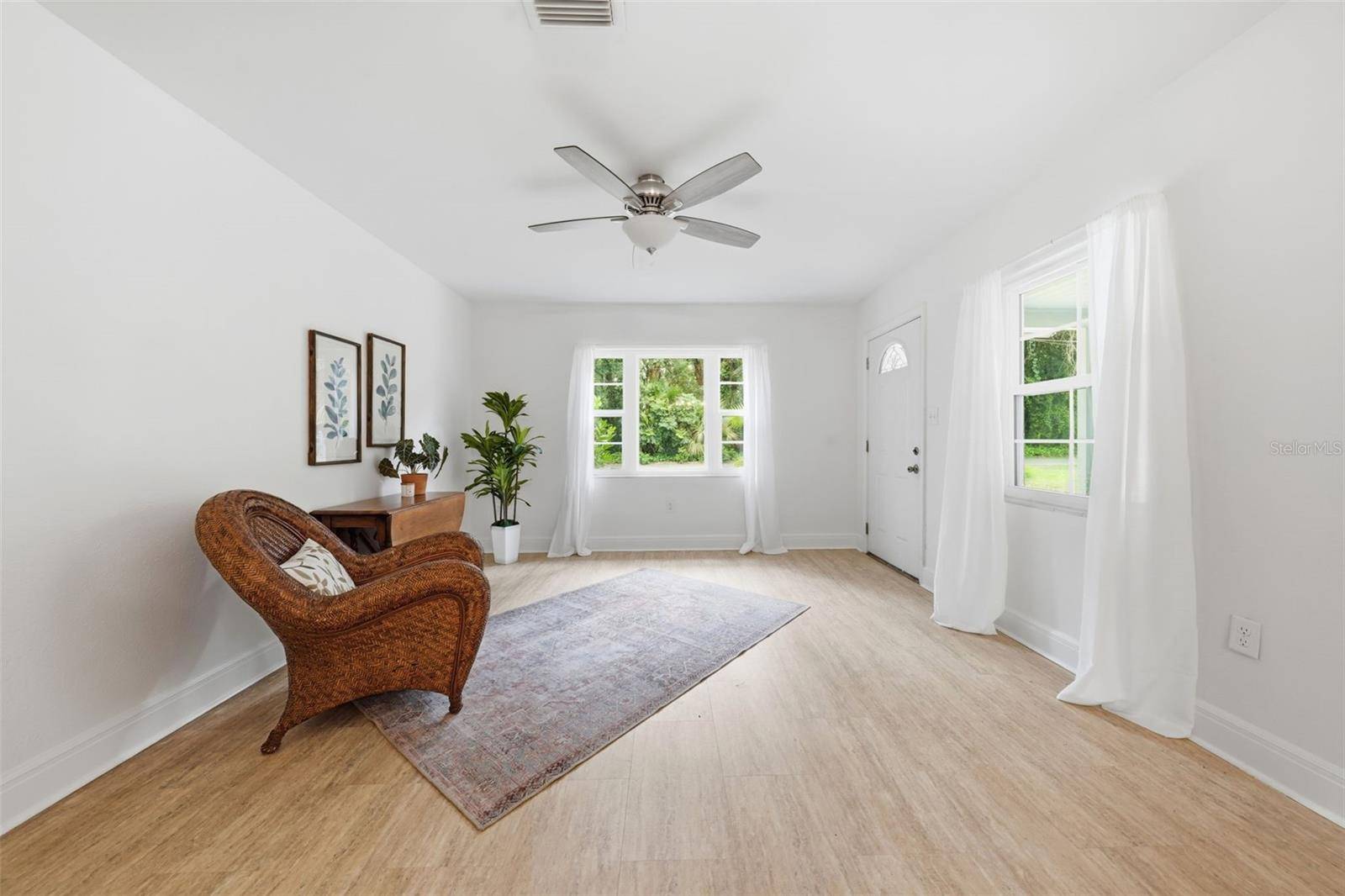 324 W 12TH AVE, Mount Dora, FL 32757