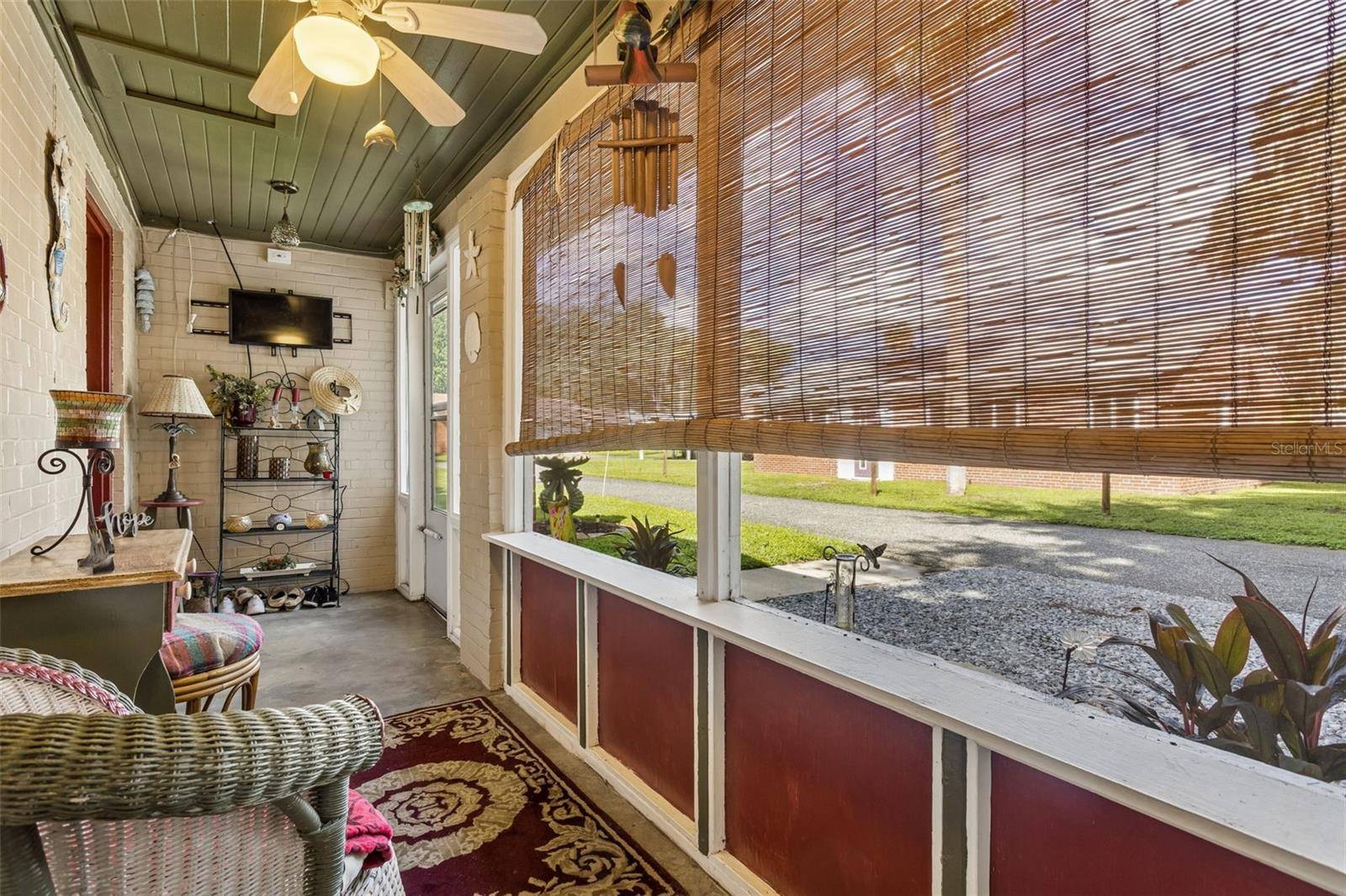 31944 ELIZABETH LN, Tavares, FL 32778