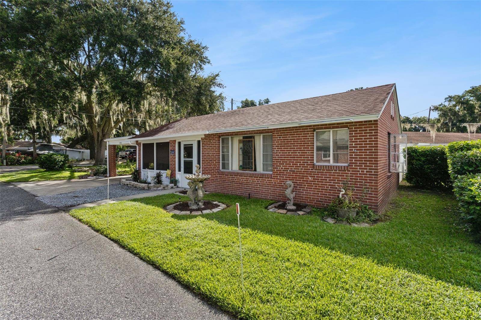 31944 ELIZABETH LN, Tavares, FL 32778