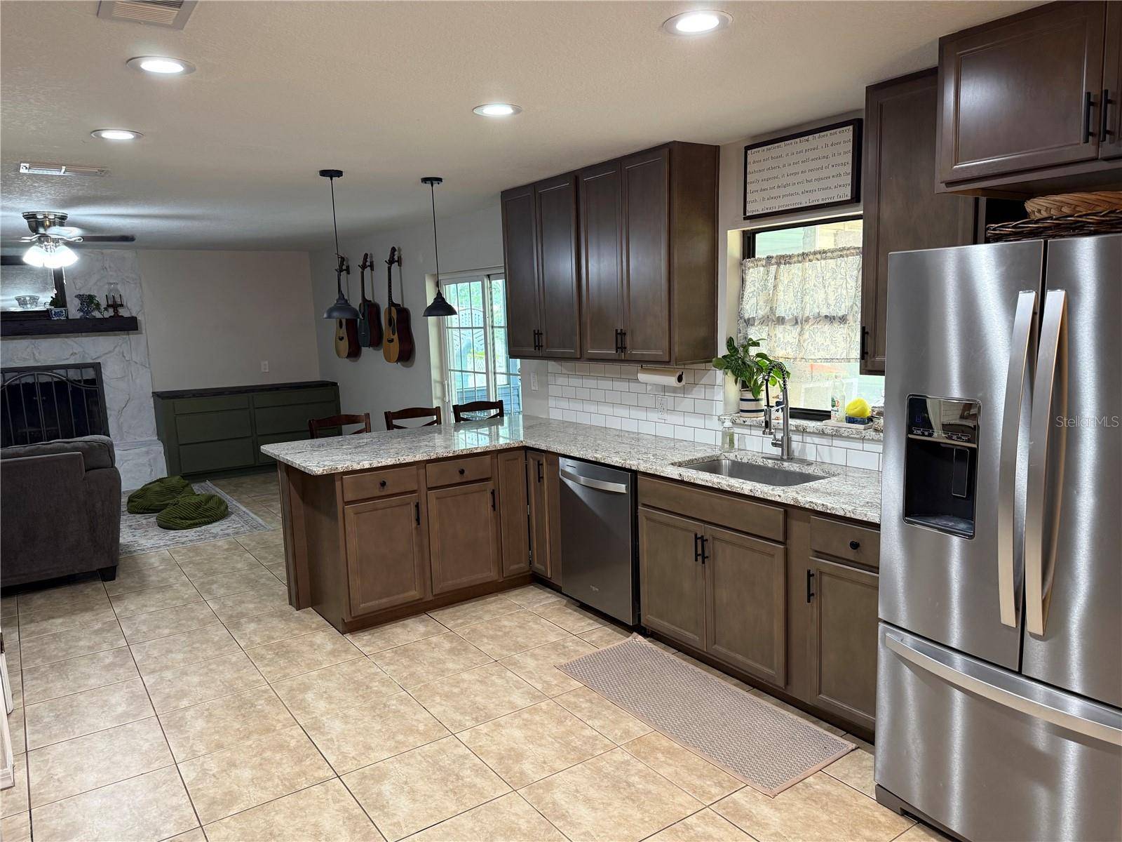124 N POINTE DR, Auburndale, FL 33823