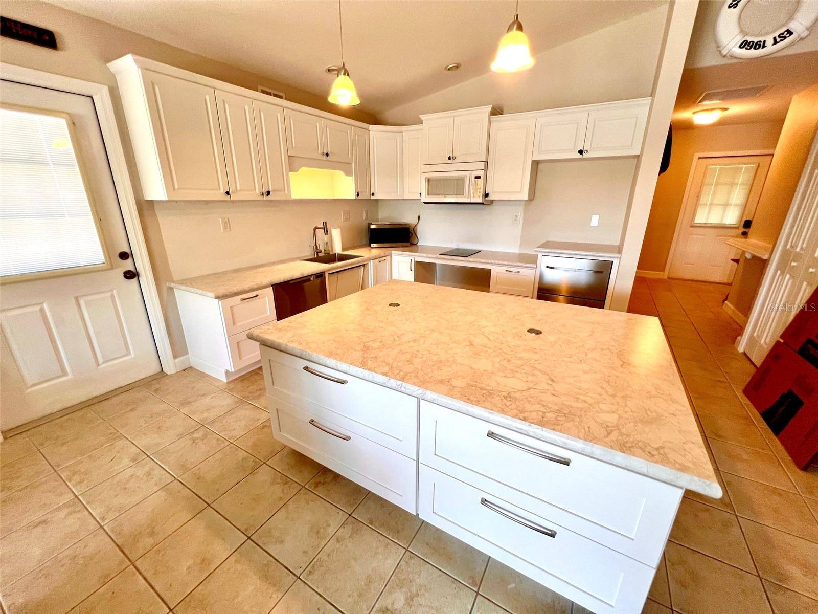 47-49 HATCHETT CREEK RD, Venice, FL 34285