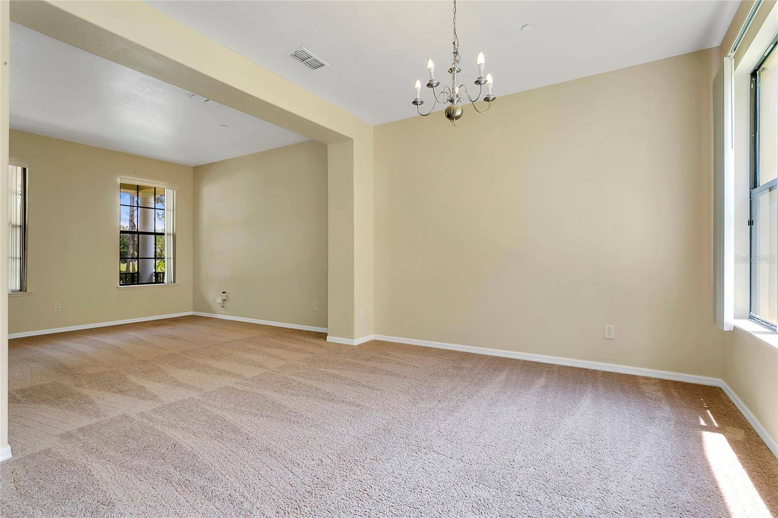 10102 CAROLINE PARK DR, Orlando, FL 32832