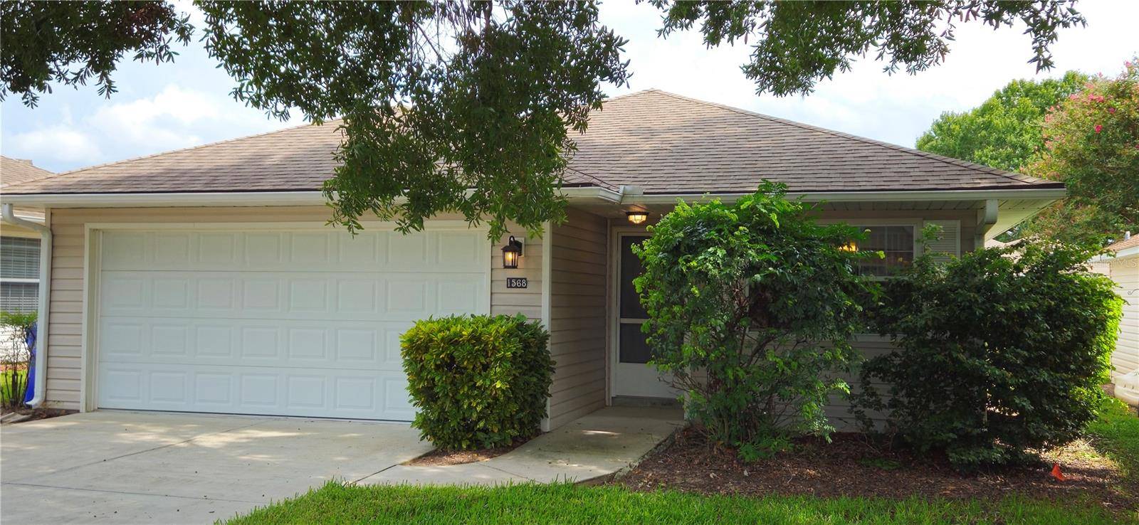 1568 GROVE CT, Tavares, FL 32778