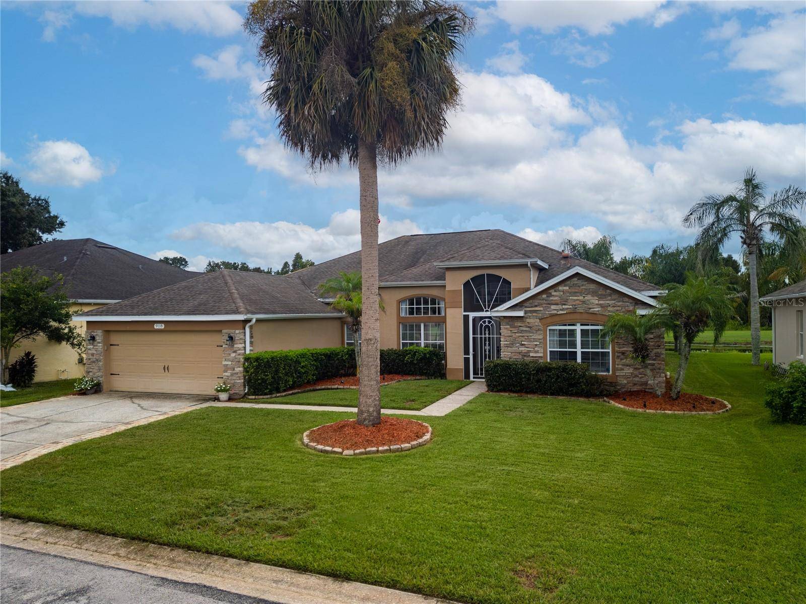 918 GOLF COURSE Pkwy, Davenport, FL 33837