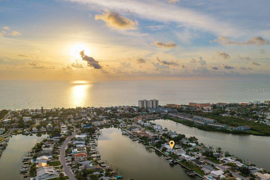 337 LA HACIENDA DR, Indian Rocks Beach, FL 33785