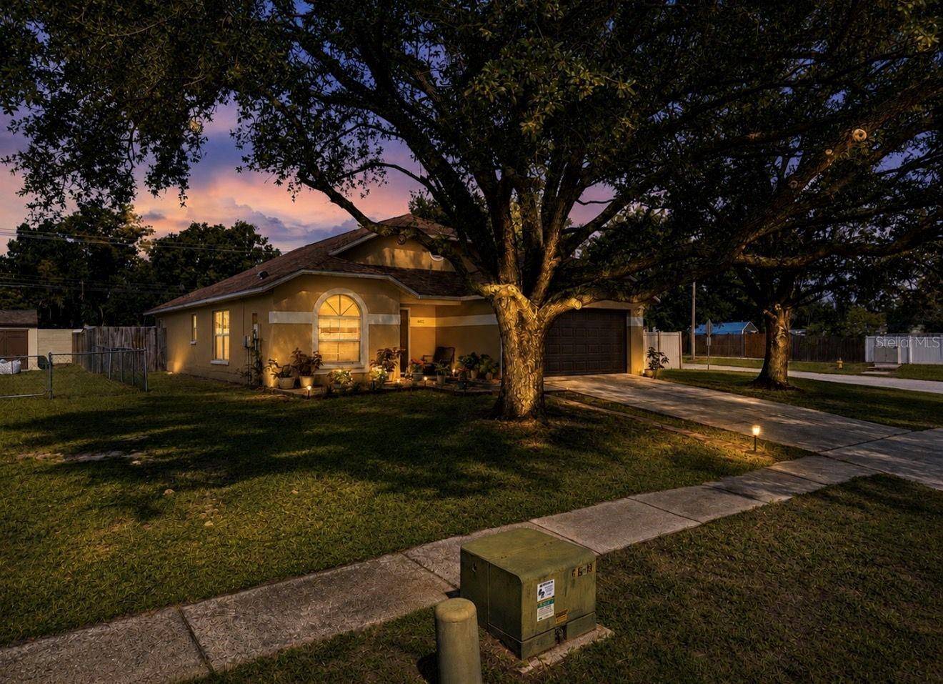 1302 BRAHMA DR, Valrico, FL 33594