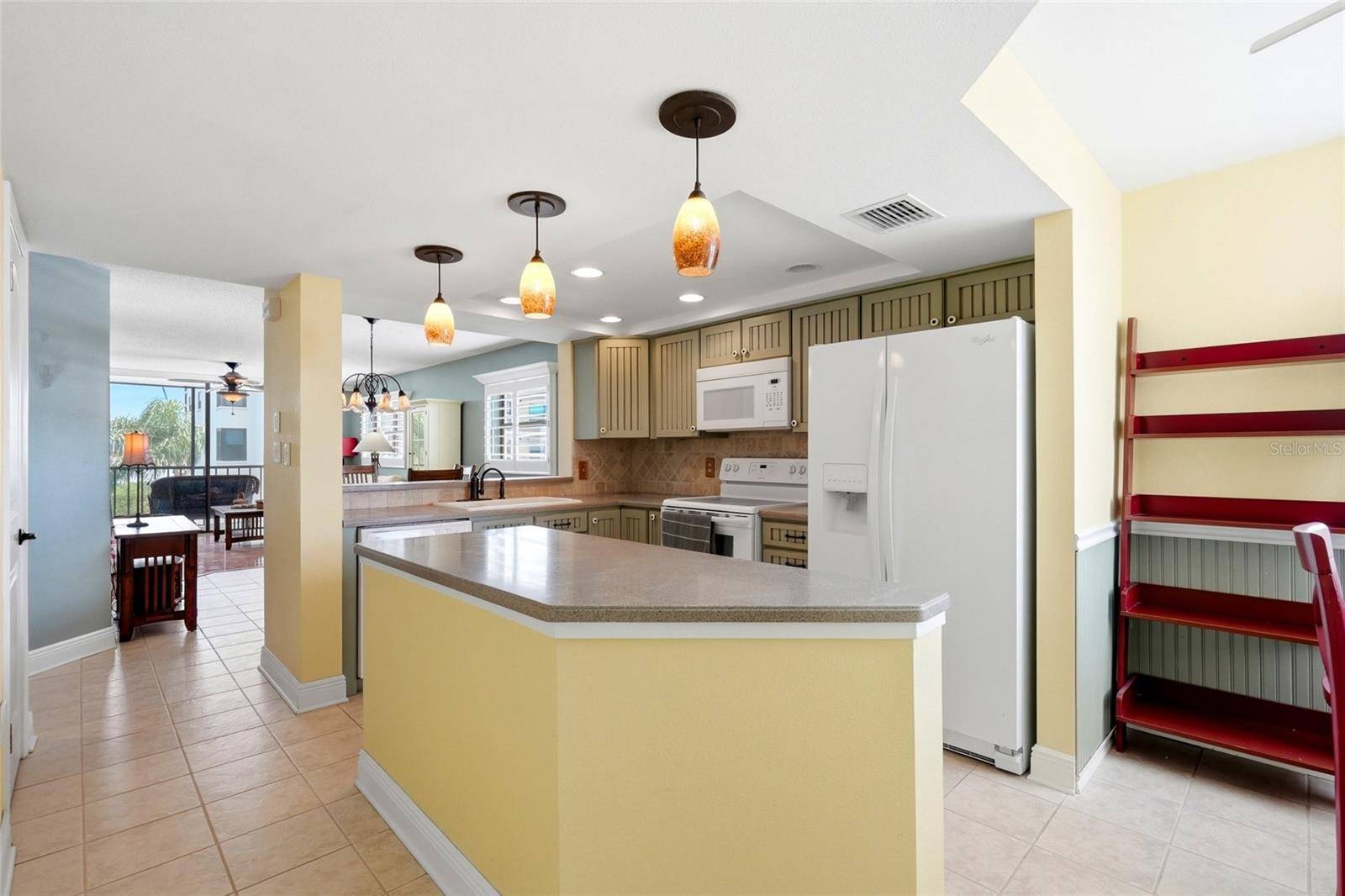 1328 PASADENA AVE S #308, South Pasadena, FL 33707