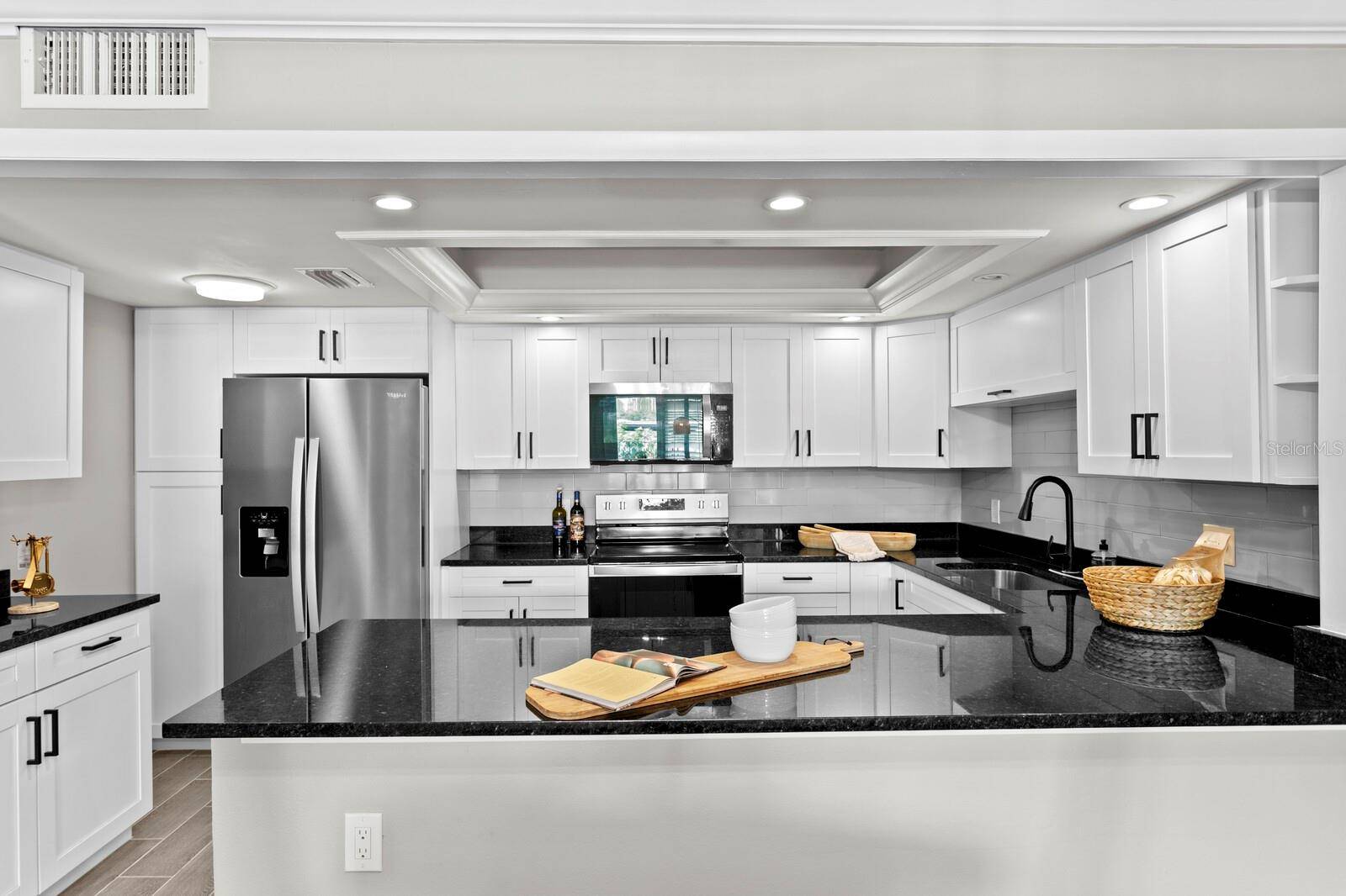 100 OAKMONT #105, Belleair, FL 33756