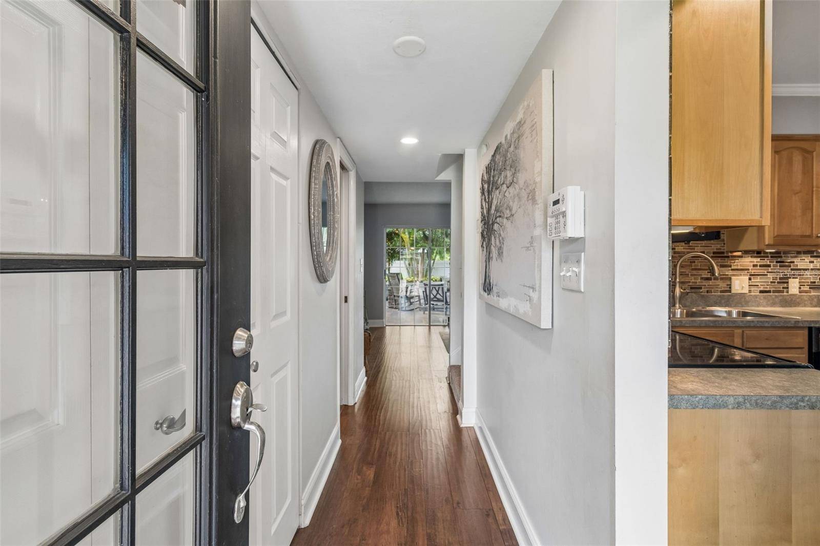 111 S LAUBER WAY #B, Tampa, FL 33609