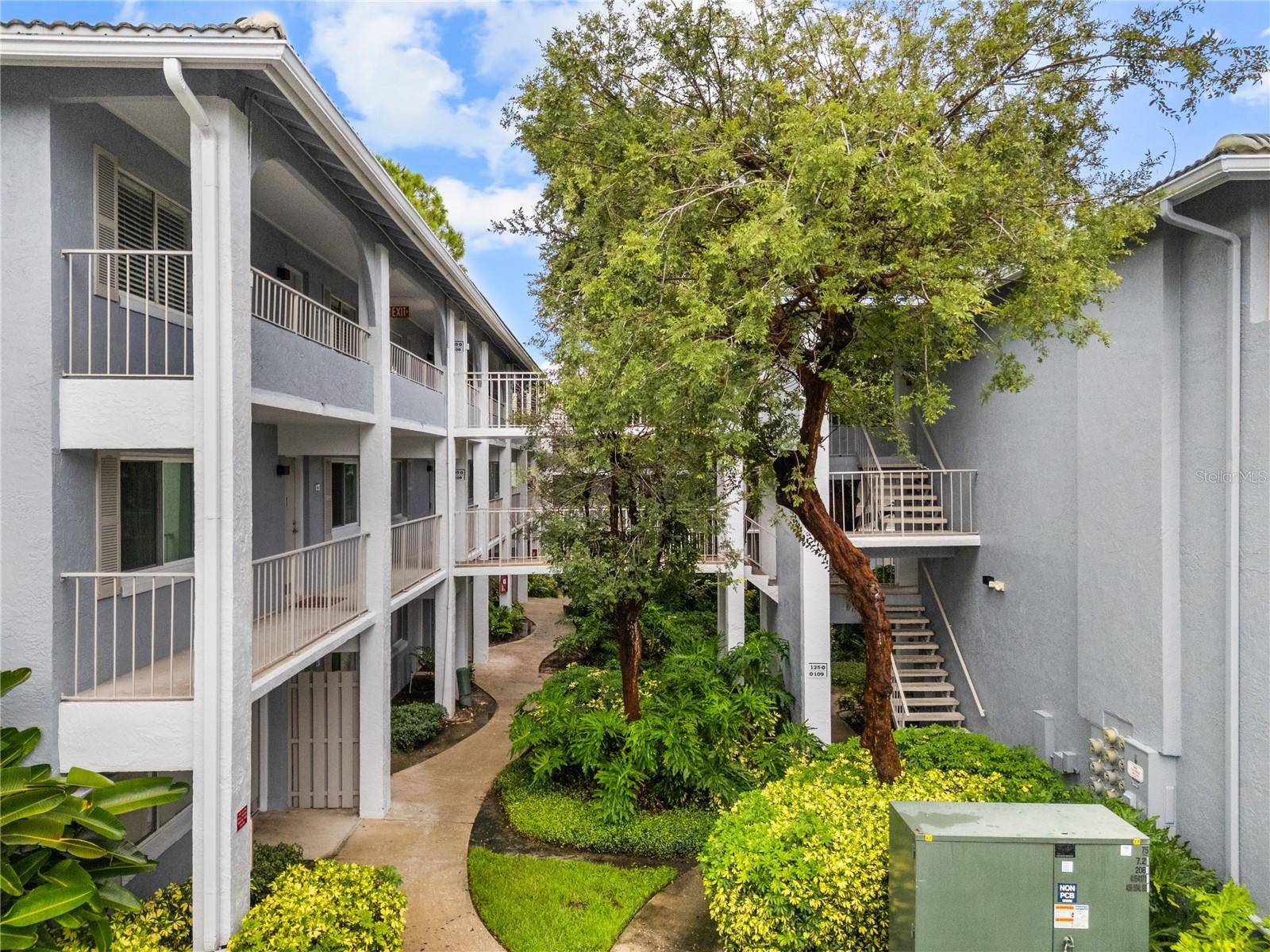 109 OYSTER BAY CIR #220, Altamonte Springs, FL 32701