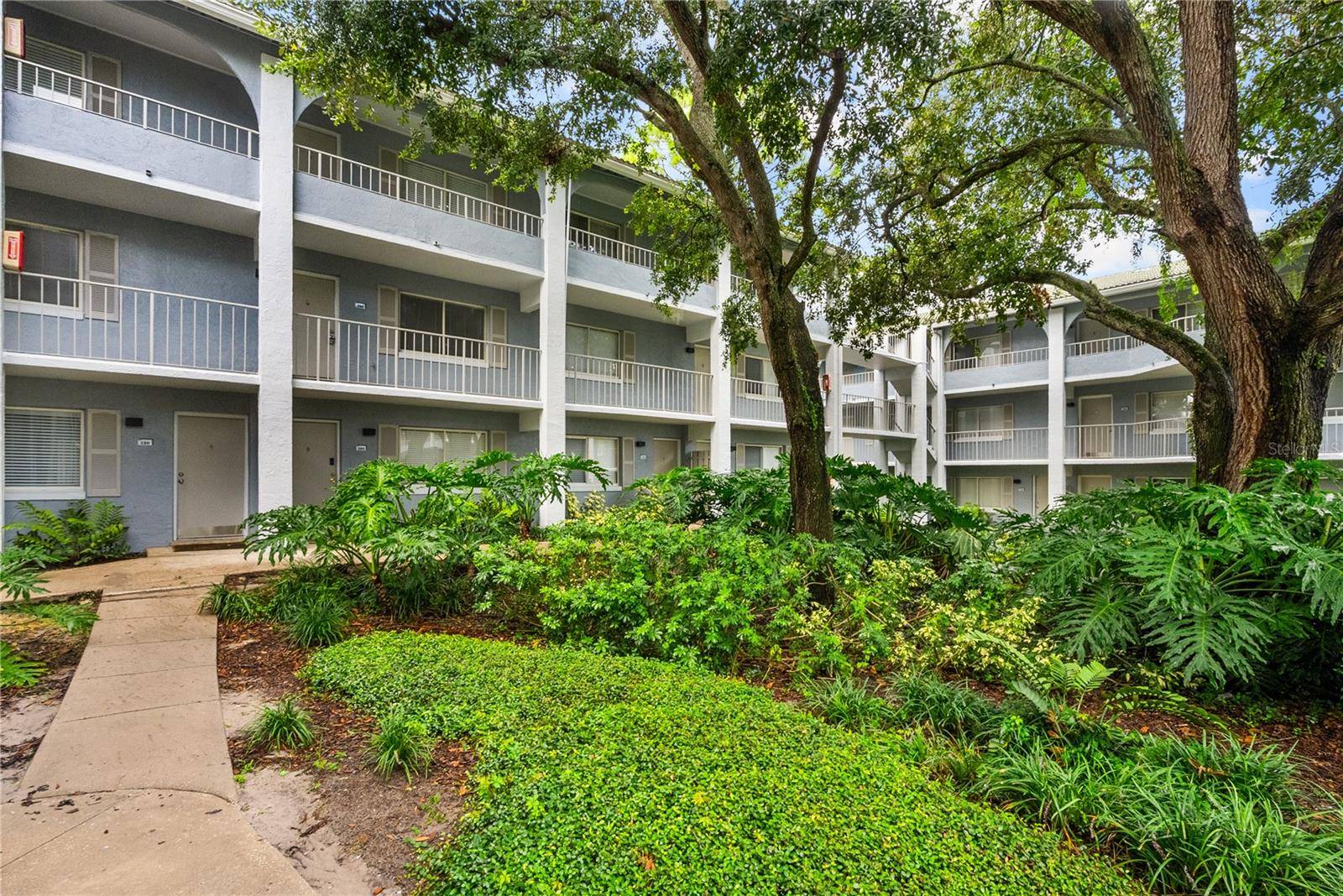 109 OYSTER BAY CIR #220, Altamonte Springs, FL 32701