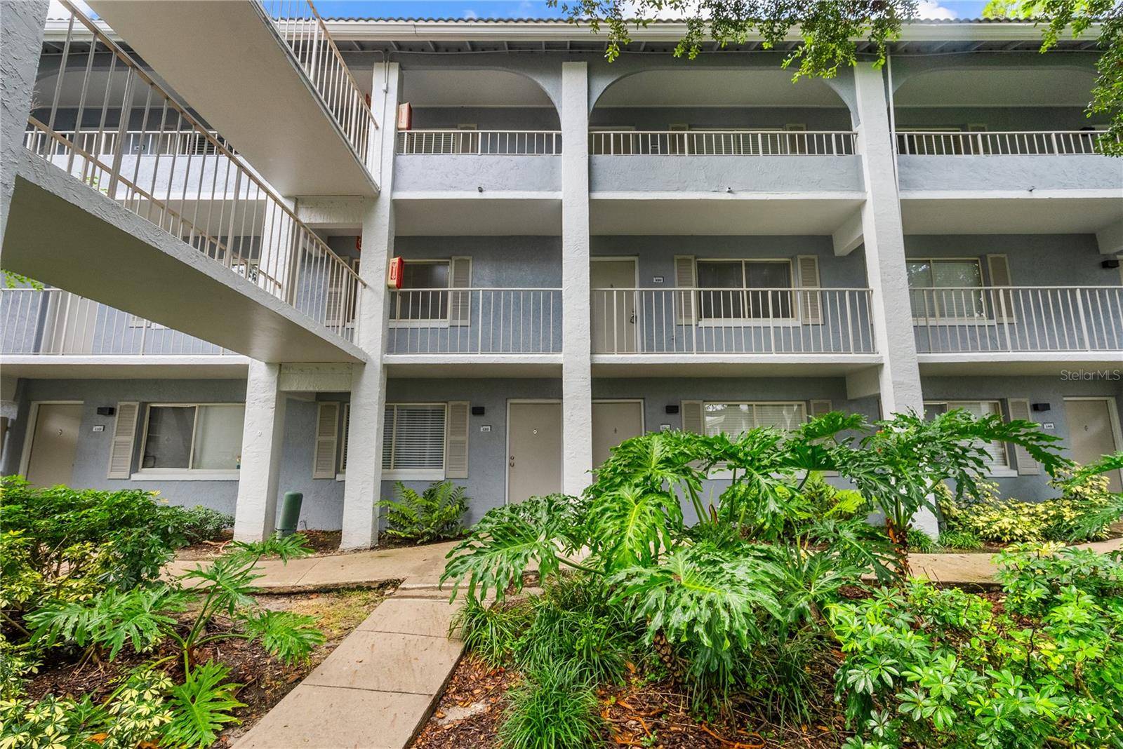 109 OYSTER BAY CIR #220, Altamonte Springs, FL 32701