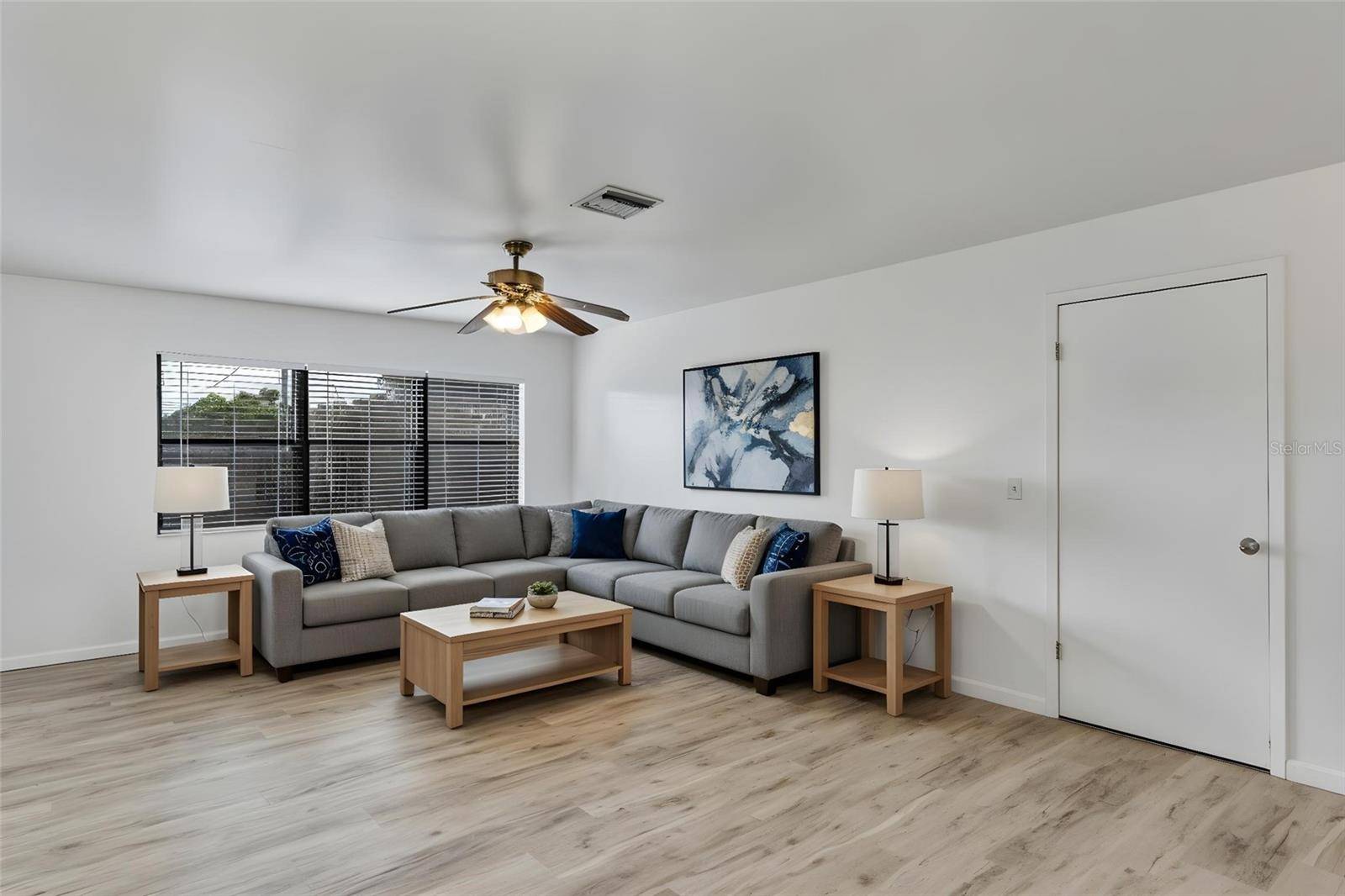 1402 CRYSTAL CT, Tavares, FL 32778