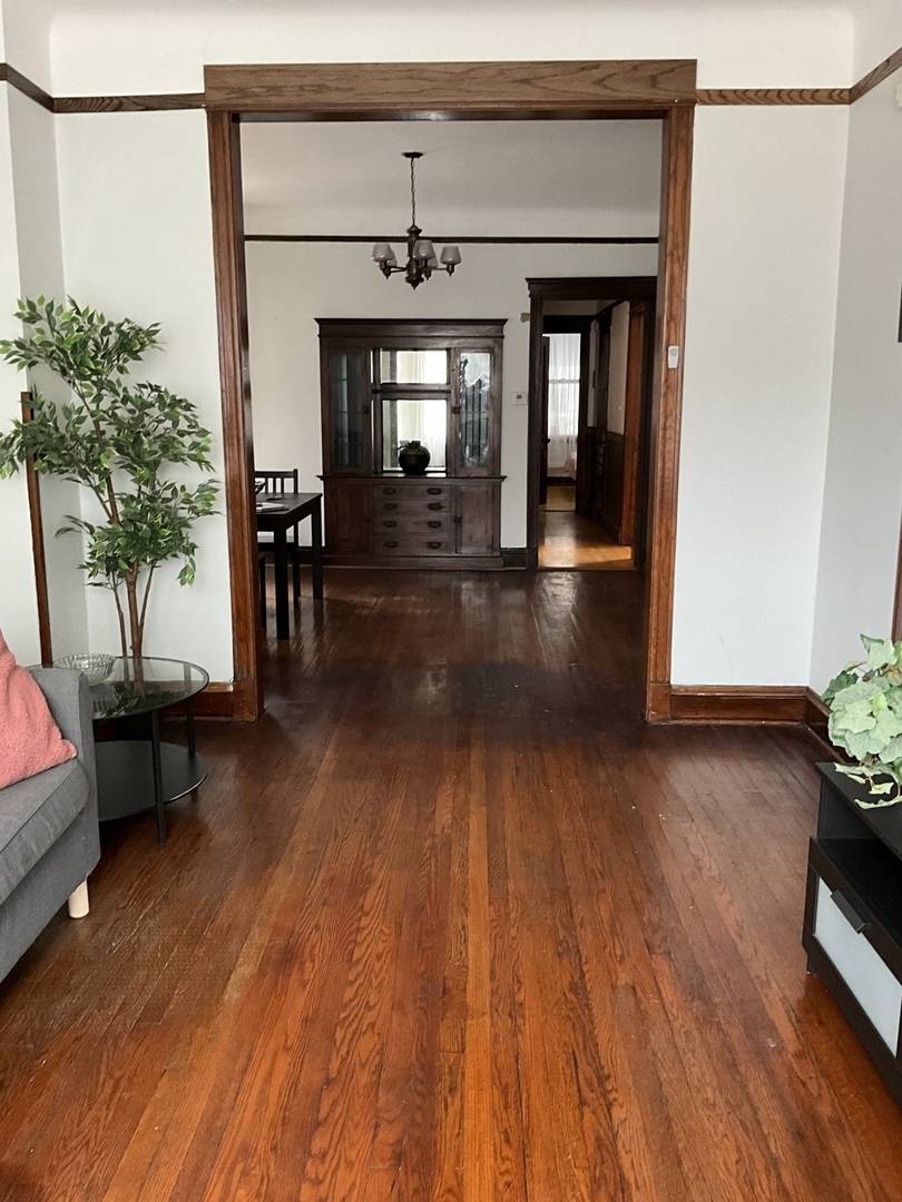1223 W Gunnison ST, Chicago, IL 60640