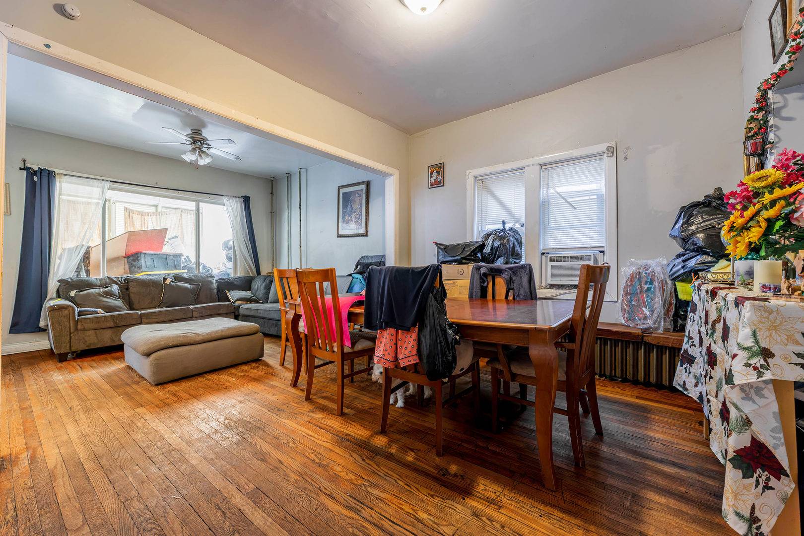 5530 S Seeley AVE, Chicago, IL 60636