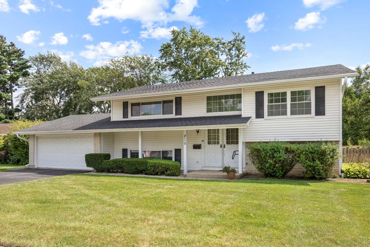 215 PARKCHESTER RD, Elk Grove Village, IL 60007