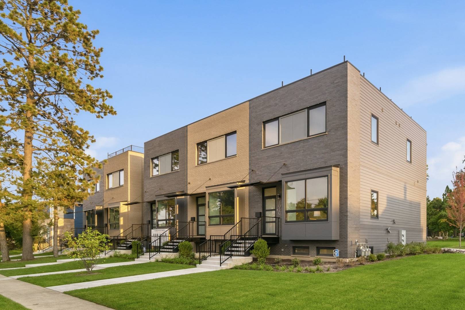 105 Prairie AVE #105C, Highwood, IL 60040
