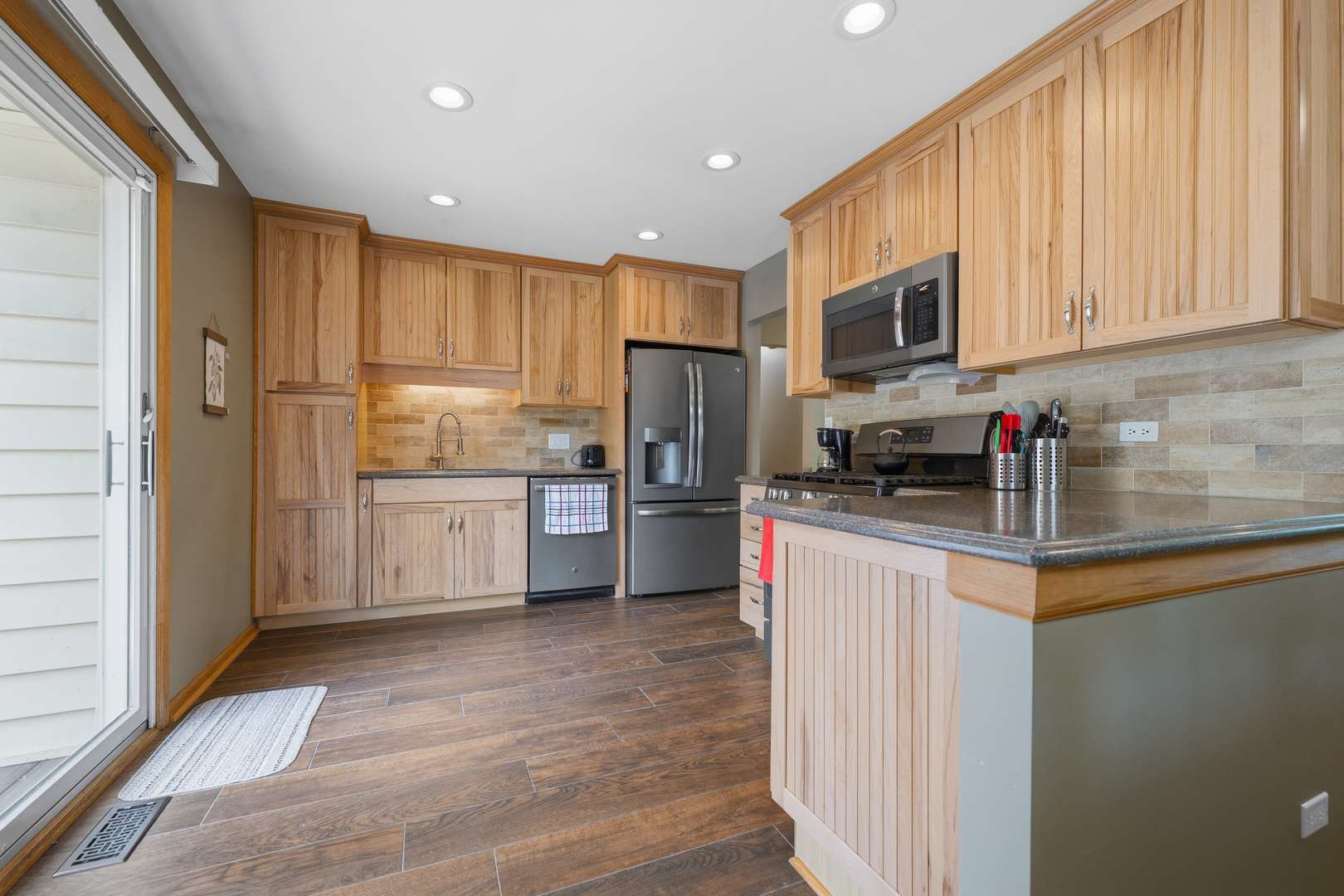 152 S Lancaster DR, Bolingbrook, IL 60440