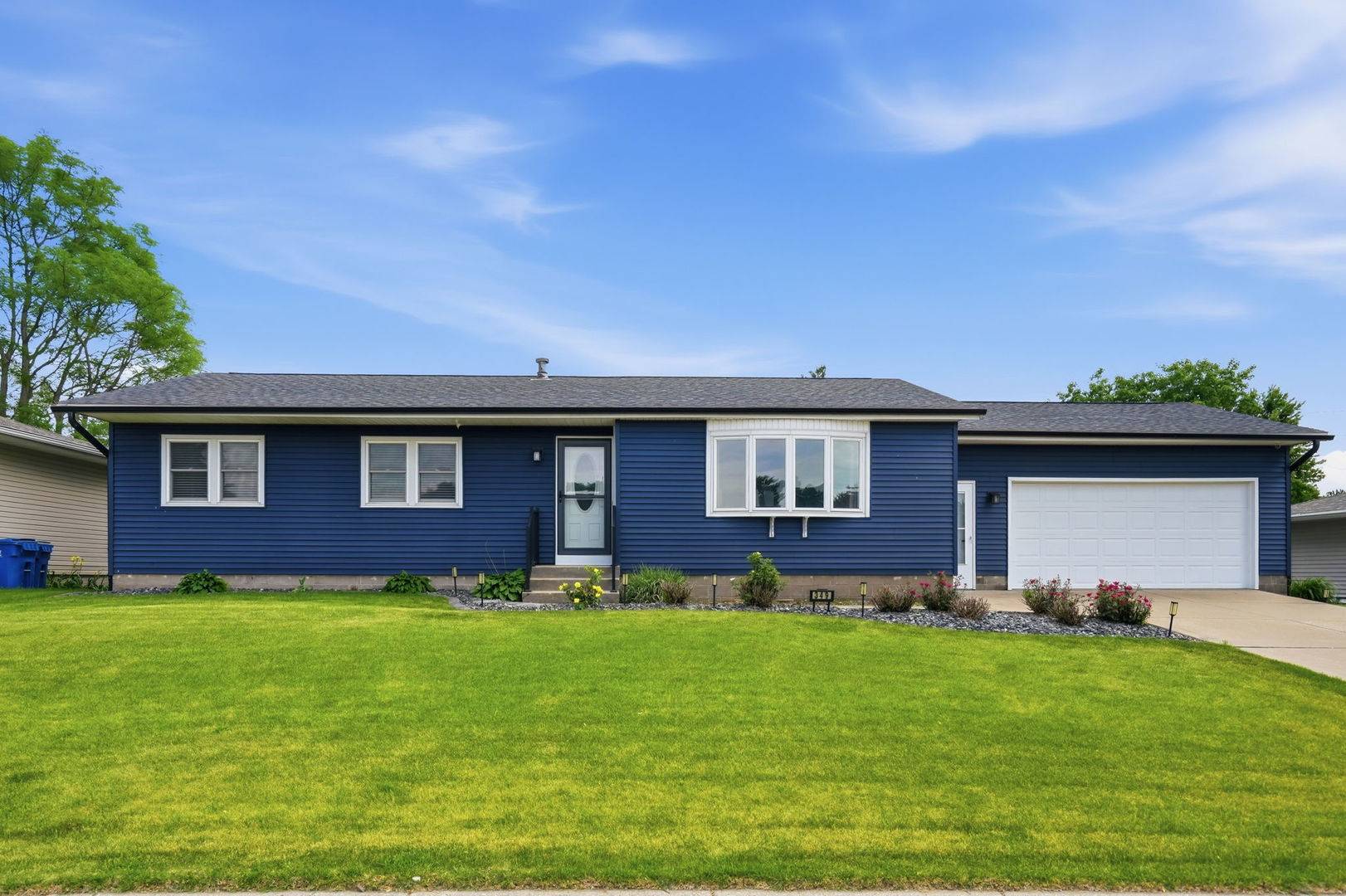 349 W CEDAR LN, Walcott, IA 52773