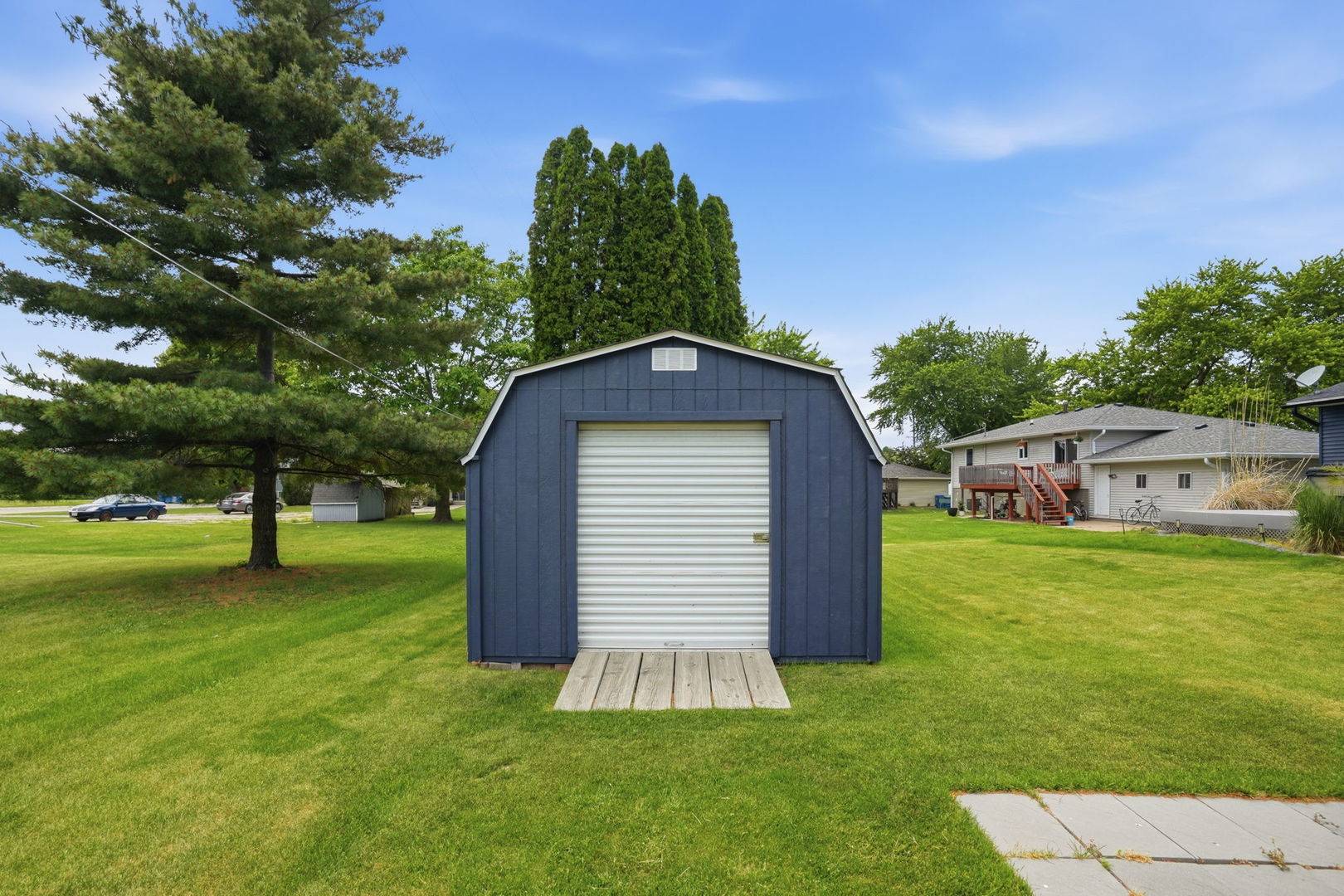 349 W CEDAR LN, Walcott, IA 52773
