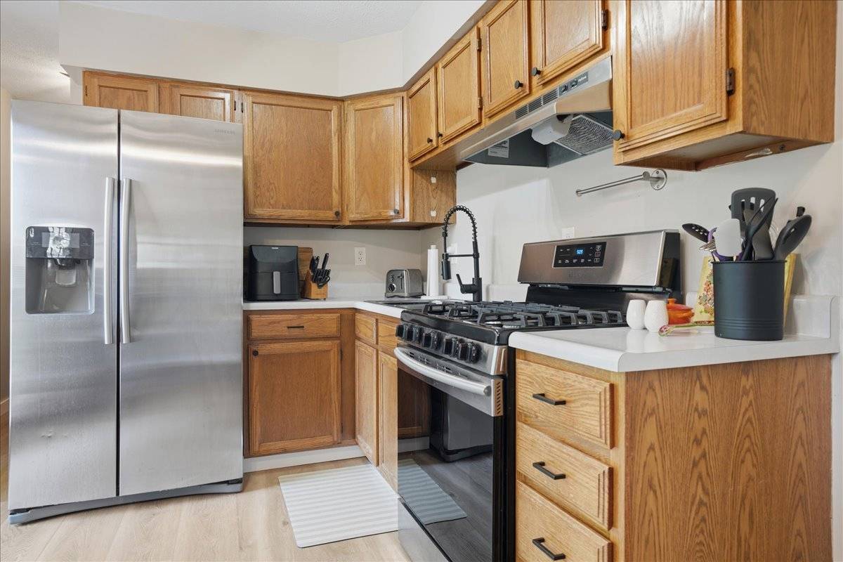 608 W Oak ST, Leroy, IL 61752