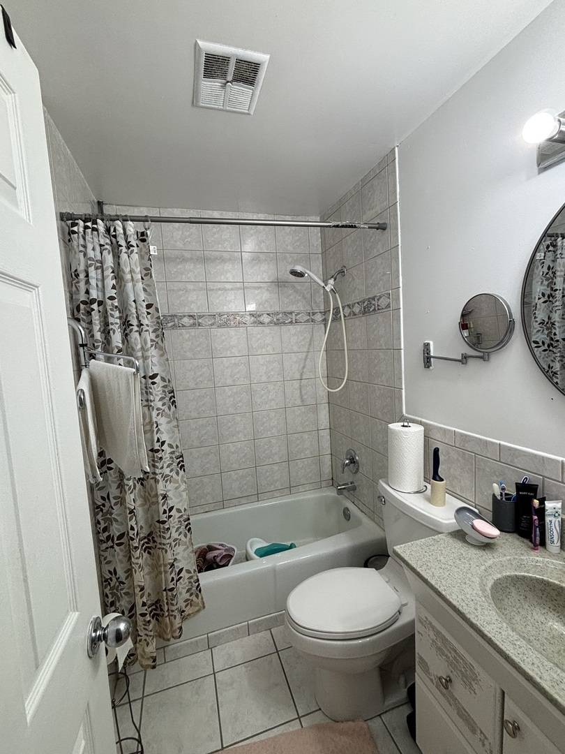 5 Oak Creek DR #2102, Buffalo Grove, IL 60089