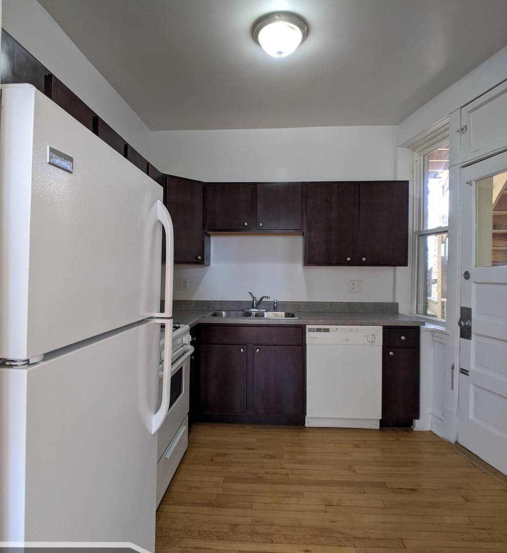 2915 W George ST #2, Chicago, IL 60618