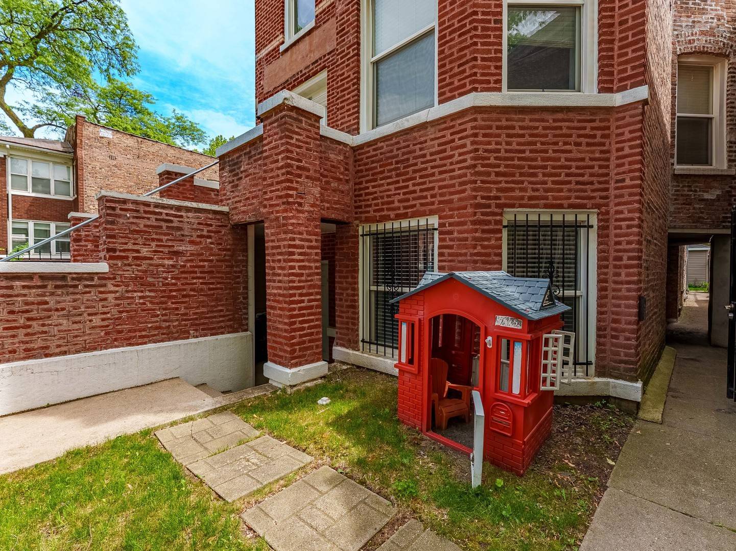 555 N Lawler AVE #G, Chicago, IL 60644