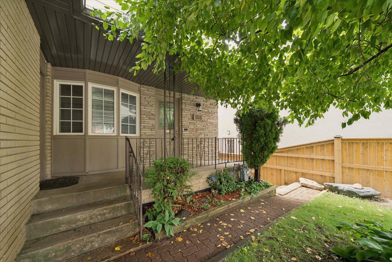 166 James ST, Bradford West Gwillimbury, ON L3Z 1J7