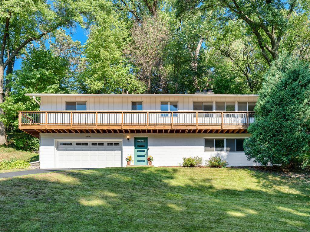 1801 Valley Curve RD, Mendota Heights, MN 55118
