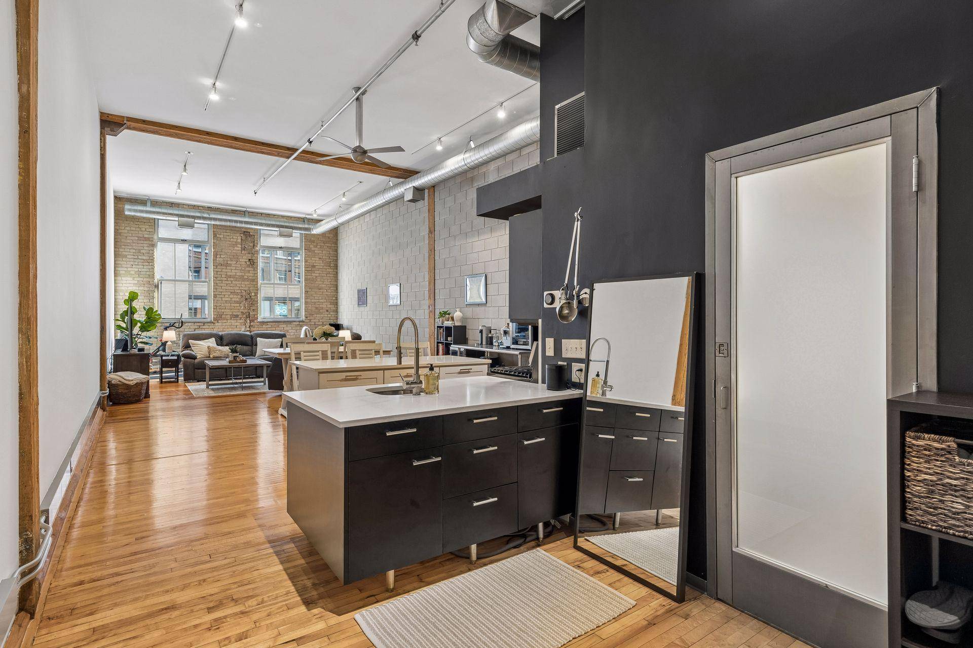 801 Washington AVE N #220, Minneapolis, MN 55401