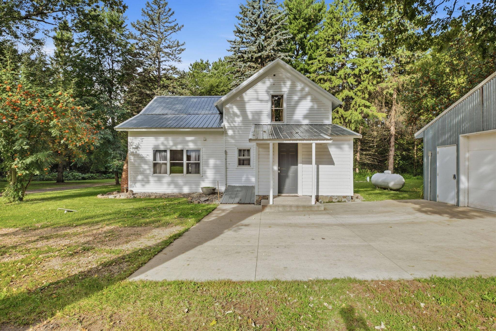 2615 155th AVE, Clear Lake, MN 55319