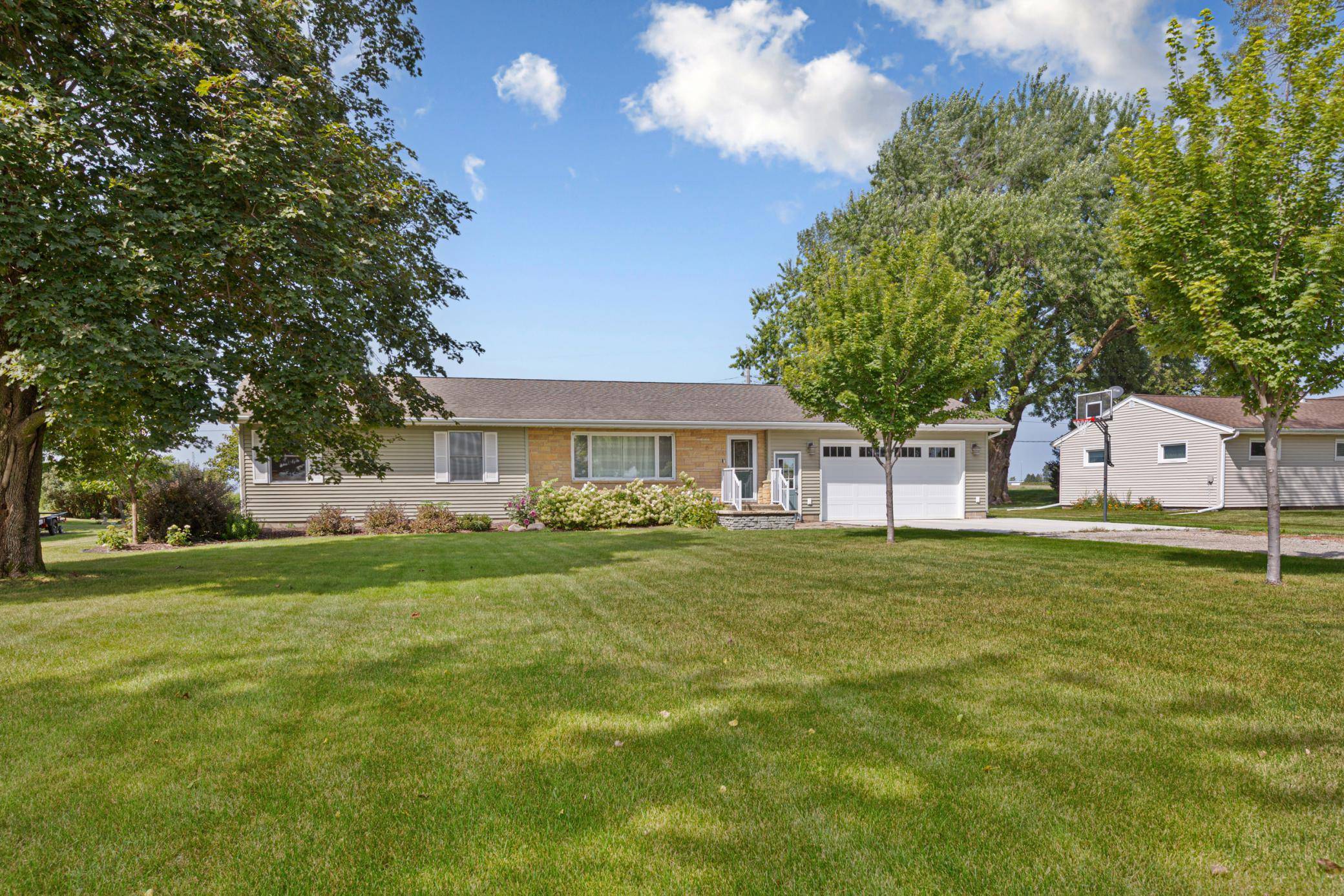 34421 Old Highway 13, Waseca, MN 56093