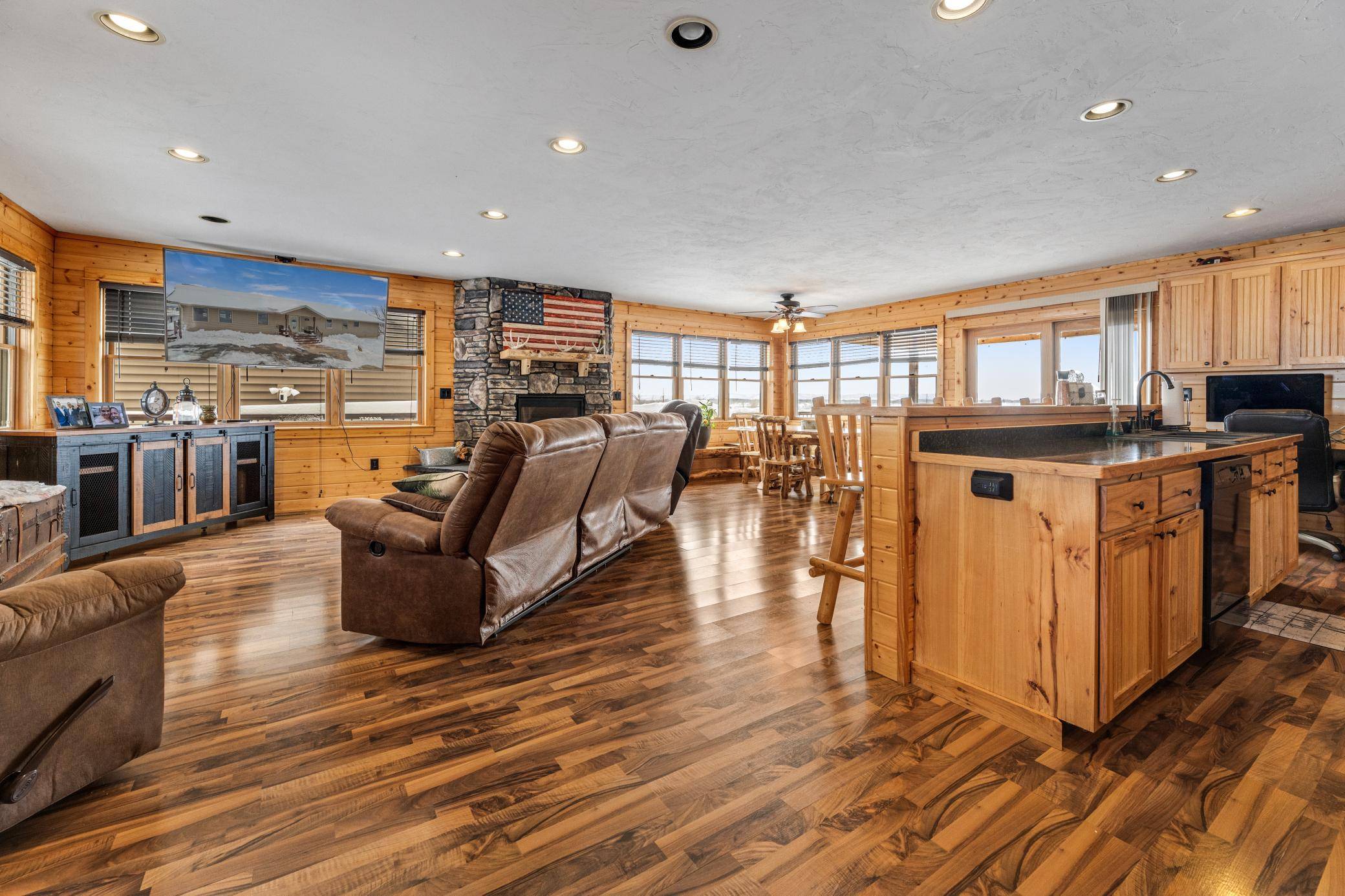 1246 Riverview DR, Alma, WI 54610
