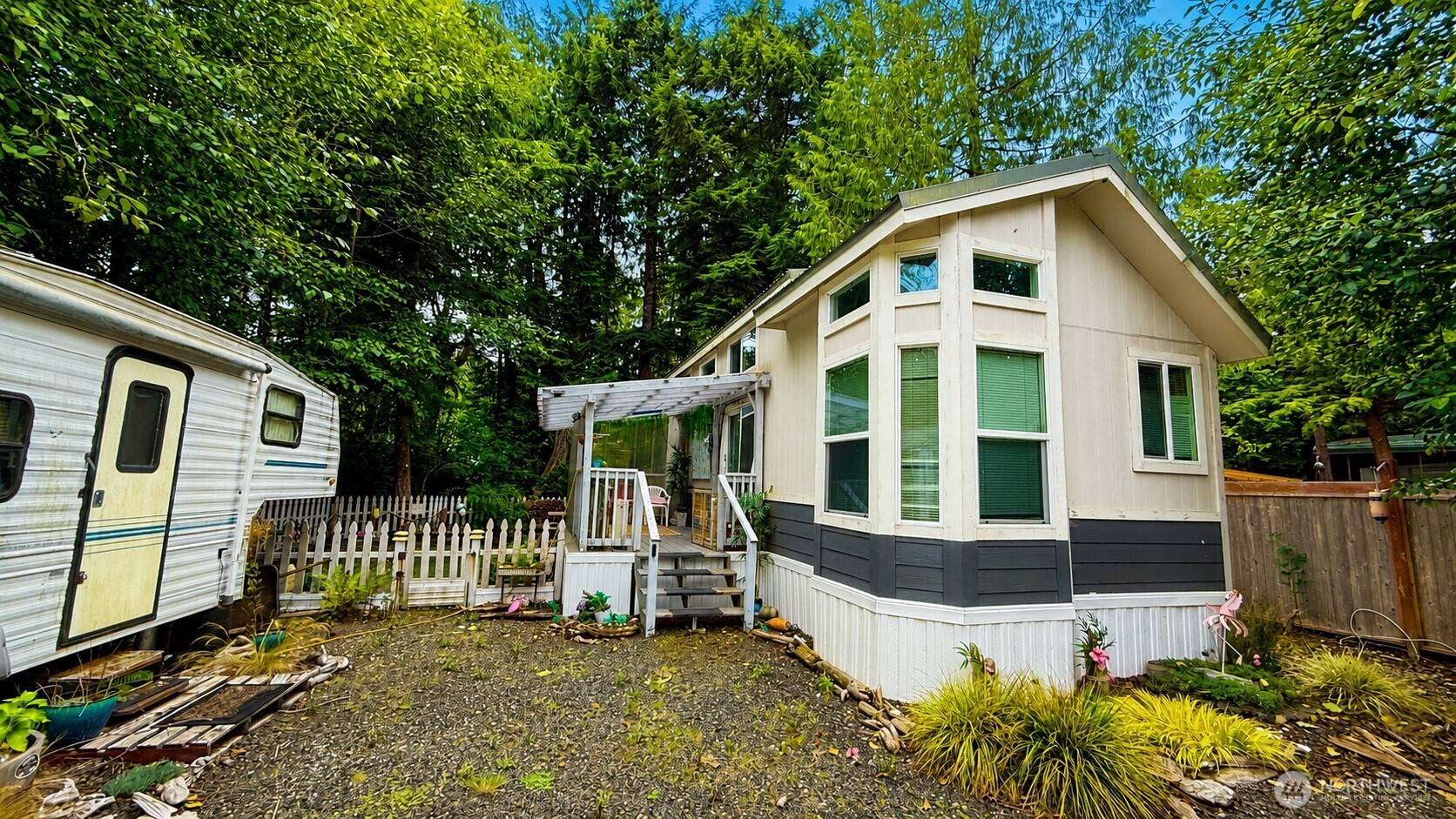 44 Butterfly LN, Pacific Beach, WA 98571