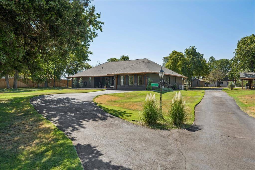 600 Sherwood LN, Edmond, OK 73034